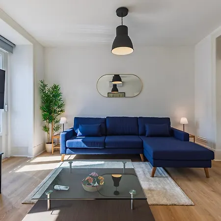 公寓 Classy 3-bedroom By Lovelystay *